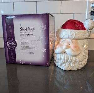 Scentsy Saint Nick Warmer